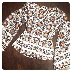 Gradual Bell Sleeve Blouse